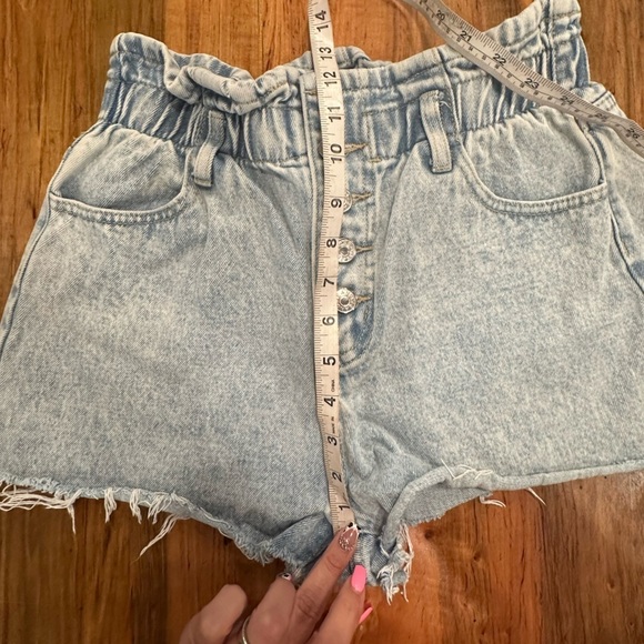 High-Rise Paperbag Waist Distressed Denim Shorts - Light Wash - Picture 5 of 5